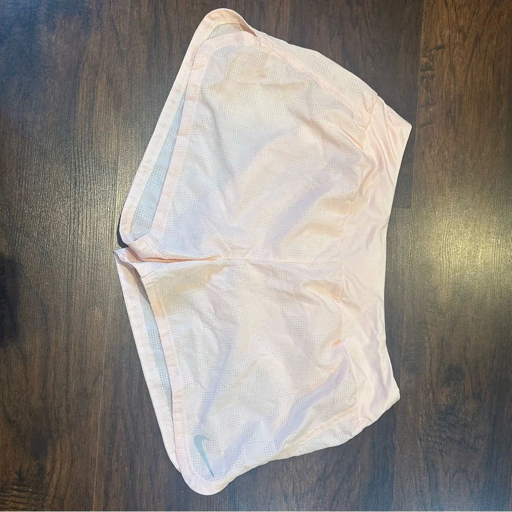[Nike] Pale Pink Athletic Shorts